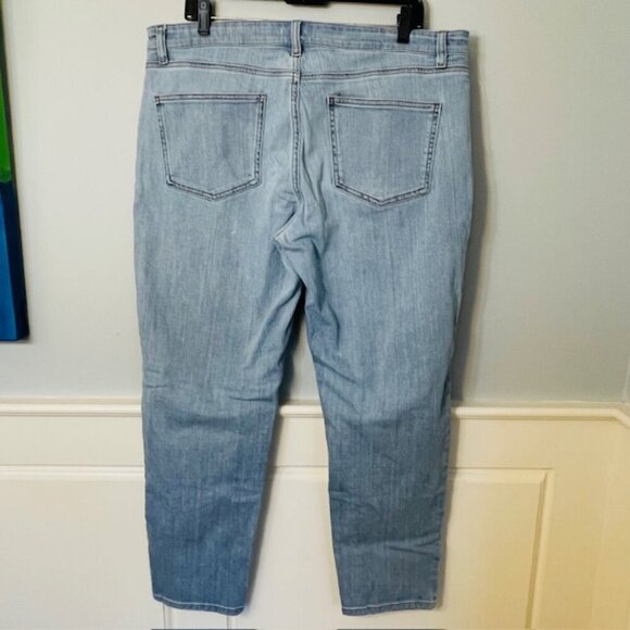 Eileen Fisher Boyfriend Jeans Organic Cotton 14 Light Wash Denim (36x28) - Picture 4 of 8